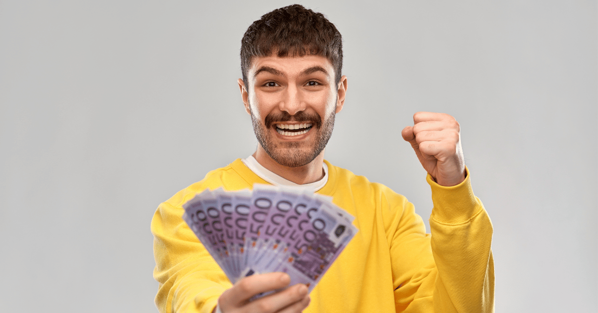 Yatırımsız para kazandıran oyunlarda kazan&ccedil; elde eden bir oyuncu.